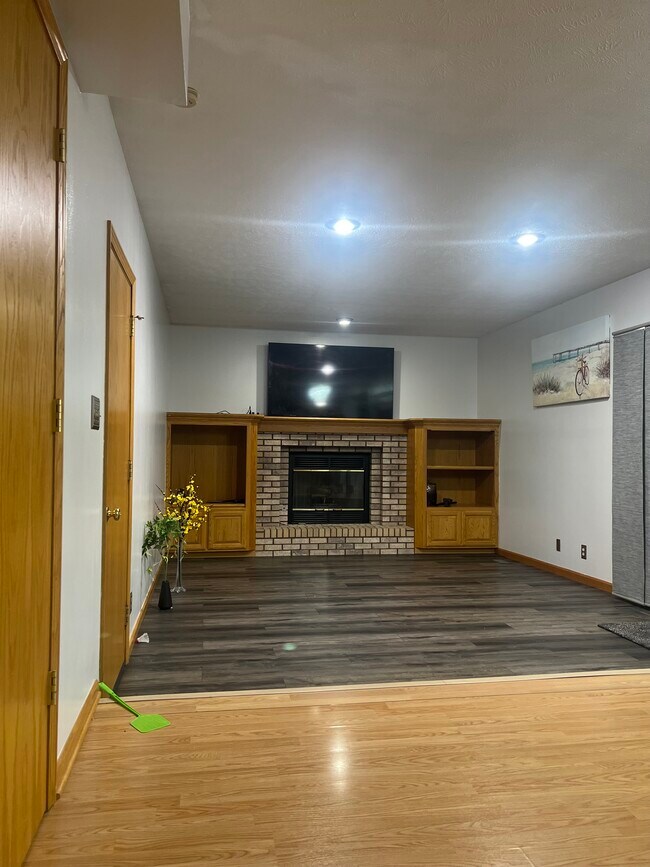 Building Photo - 16911 Holmes Cir