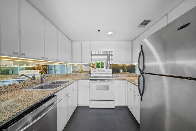 Foto del edificio - 227 Michigan Ave