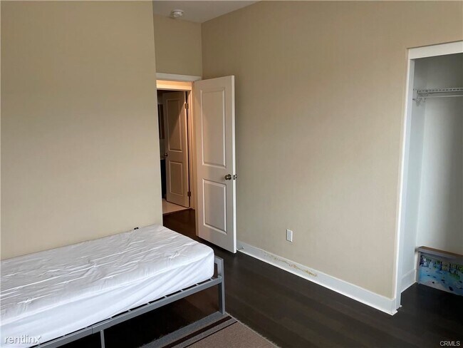 Building Photo - 3 br, 4 bath Condo - 539 W Foothill Blvd U...