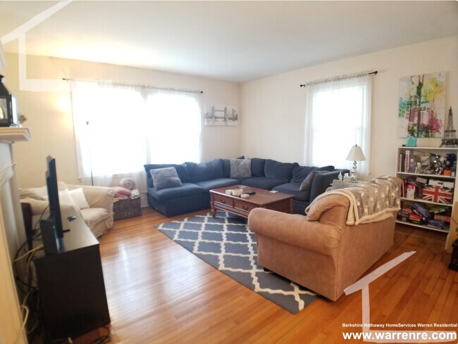 Building Photo - 35 Riverview Rd