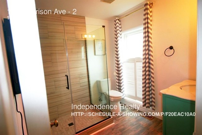 Foto del edificio - 1216 Harrison Ave