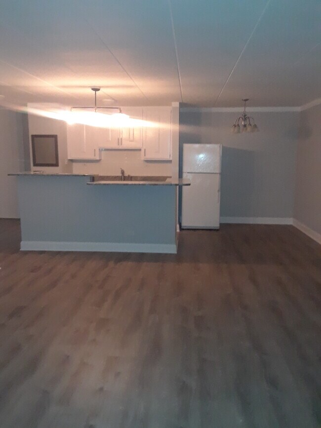 Foto del edificio - 18 E Old Willow Rd