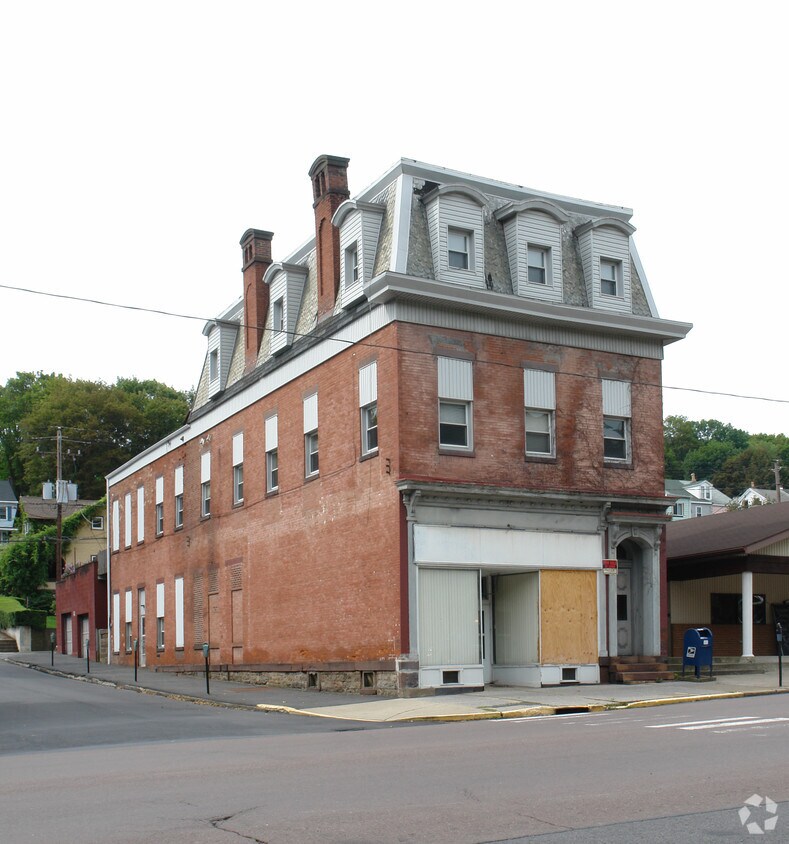 Primary Photo - 506 Centre St