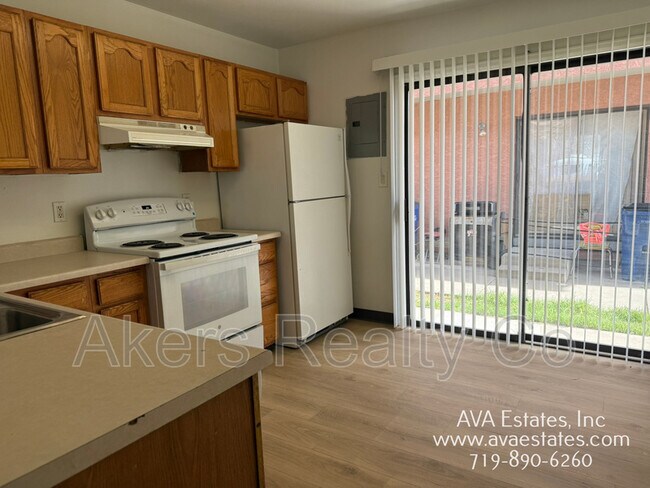 Foto del edificio - 1405 E 19th St
