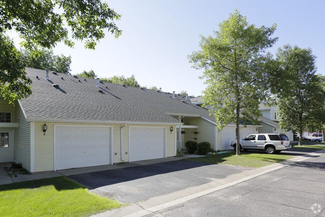 Foto del edificio - Lincoln Square Townhomes