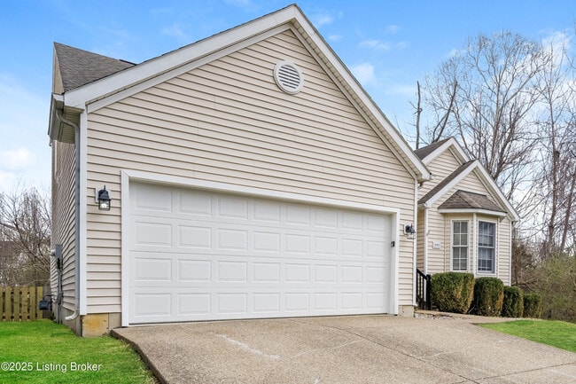 Building Photo - 9805 River Trail Dr