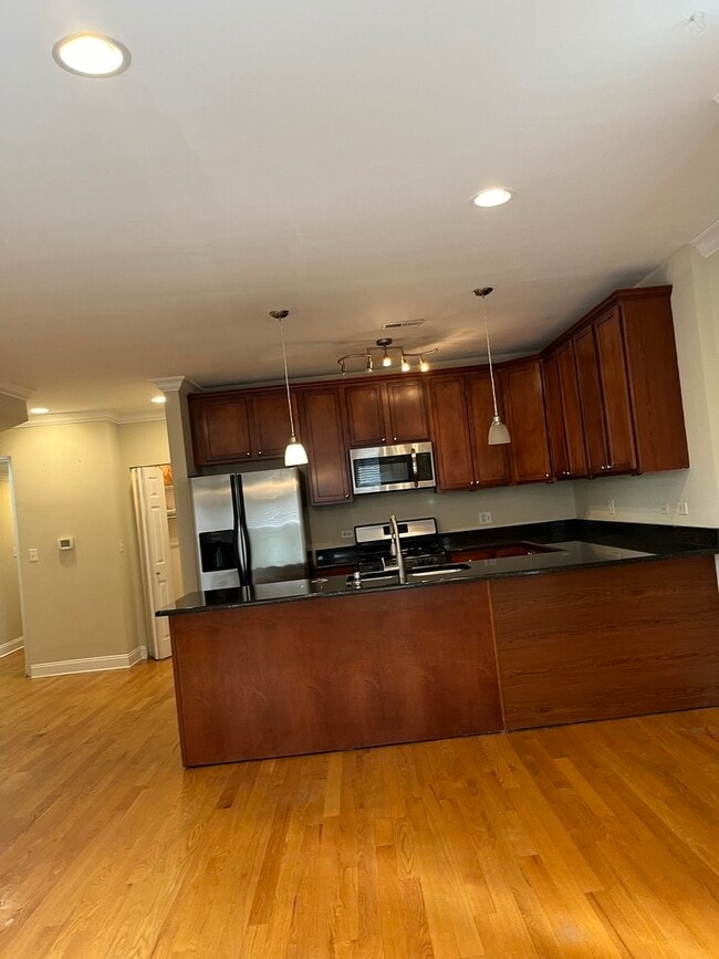 Foto del edificio - 5033 N Springfield Ave