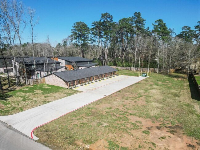 Building Photo - 2526 Appian Way