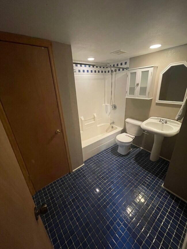 Foto del edificio - 6193 166th St