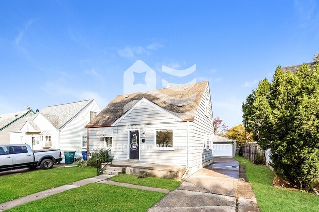 Building Photo - 2062 Champaign Rd