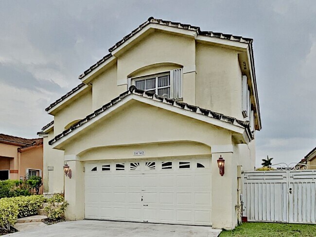 Building Photo - 14342 SW 90th Ter
