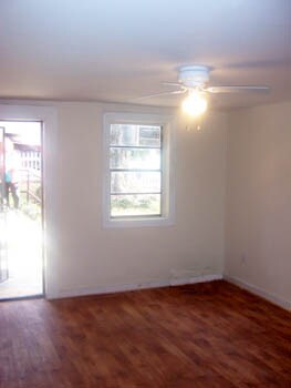 Interior View - 400 Lindsay St NW