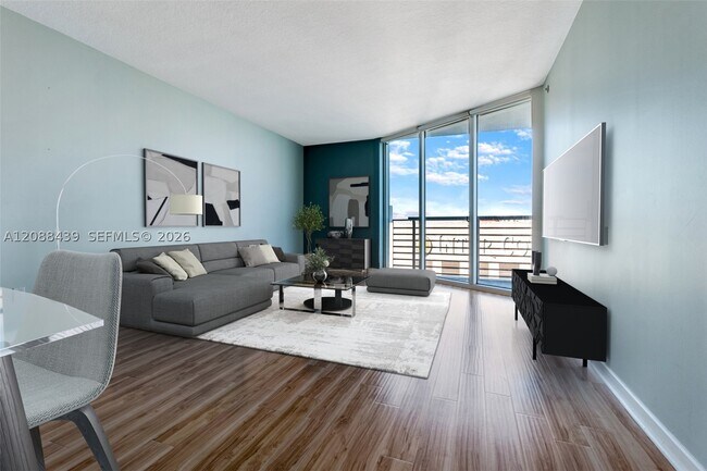Foto del edificio - 335 Biscayne Blvd