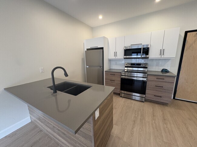 Photo du bâtiment - 180 Hillsborough Rd