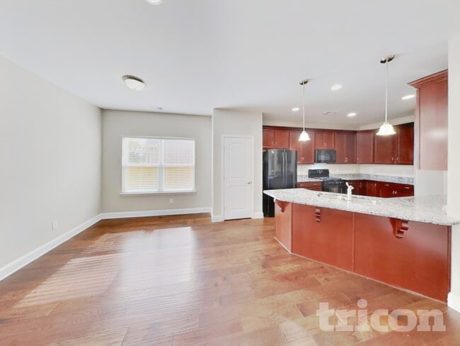 Building Photo - 1372 Wentworth Dr