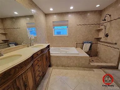 Foto del edificio - 18311 Norwich St