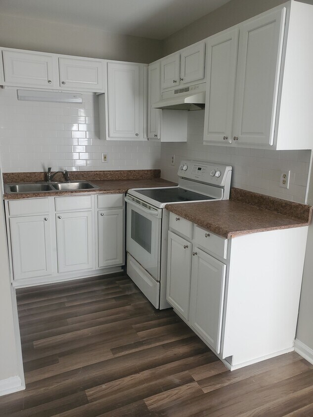 Renovated kitchen - 6420 Ezras Ct