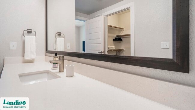 Building Photo - 17715 Overlook Loop