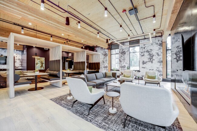 El espacio de coworking es el lugar ideal para trabajar desde casa cuando necesitas un cambio de aires. - Windsor Totem Lake