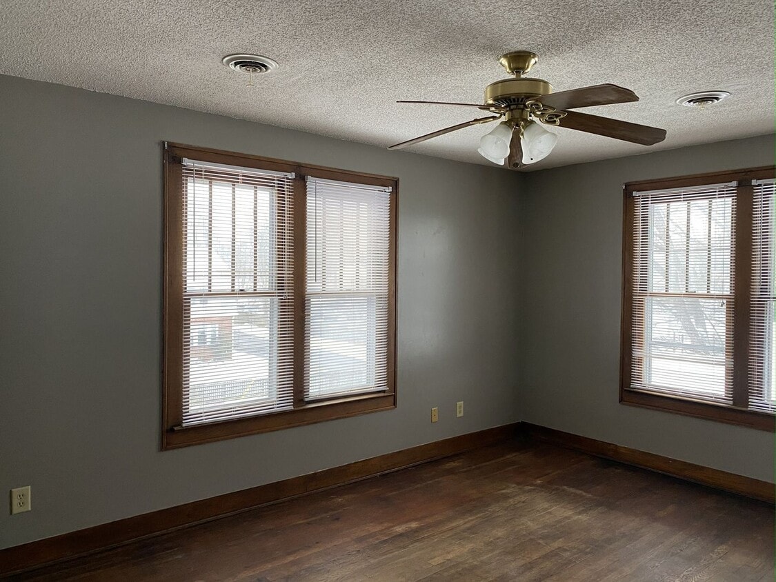 Building Photo - 428 Lamont St