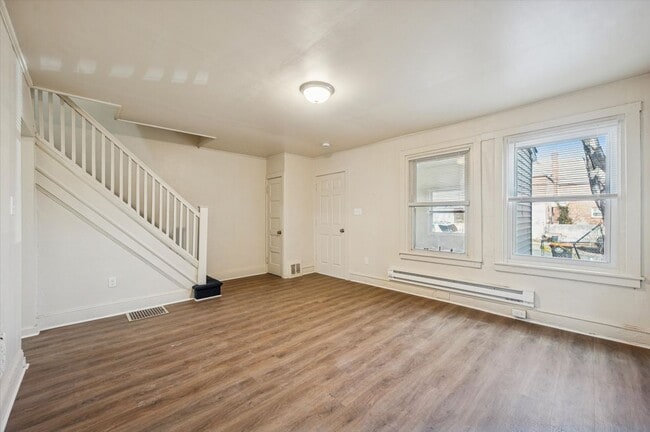 Building Photo - 1112 Johnson St