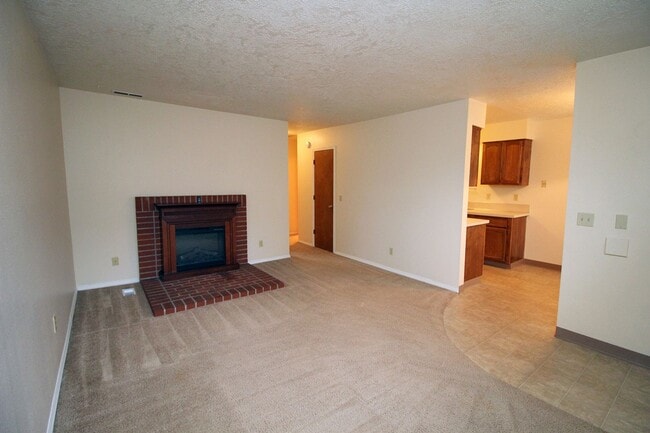 Building Photo - 3805-3805 SE Cesar Estrada Chavez Blvd