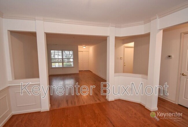 Building Photo - 702 Harrowgate Ln