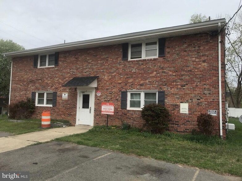 Primary Photo - 1 Oak St