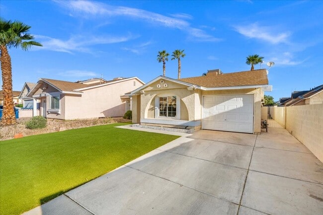 Foto del edificio - Charming 3 Bedroom Single-Story Las Vegas Home with Stylish Upgrades & Beautiful Backyard