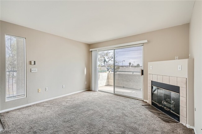 Building Photo - 5710 E Tropicana Ave
