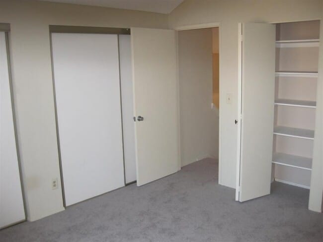 Foto del edificio - Extra large 3bd/2ba 2 story townhome with ...