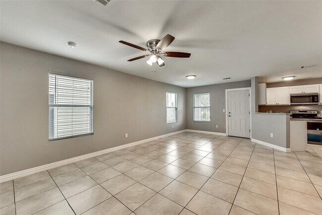 Building Photo - 405 Florencia Plaza