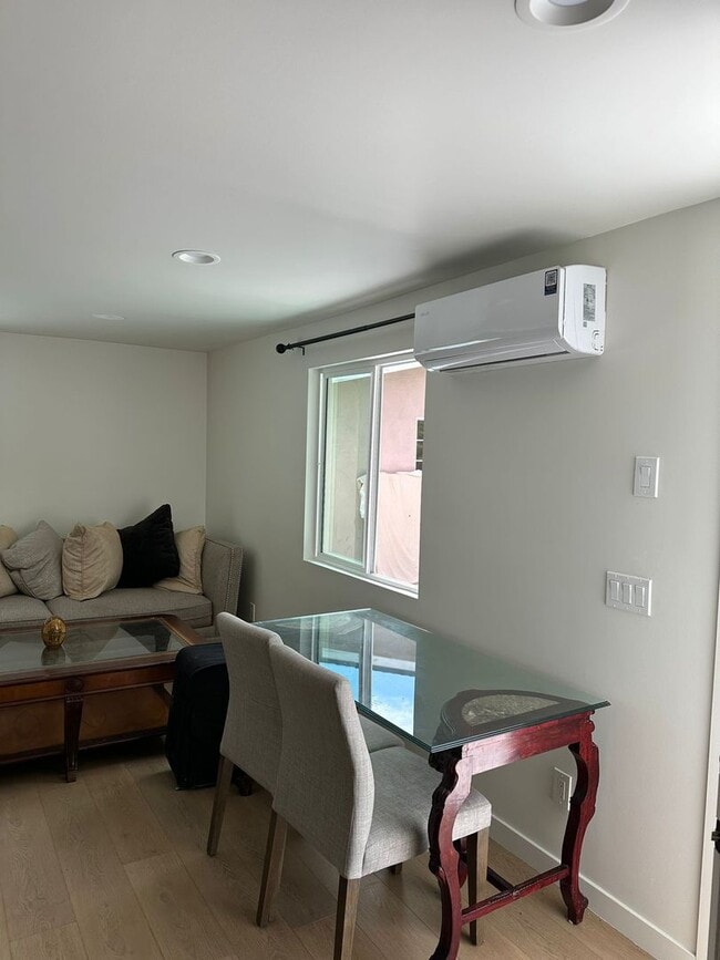 Building Photo - For Rent – Cozy 1-Bedroom Unit with Garage...