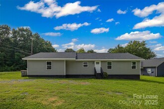 Building Photo - 1204 Bel Aire Ave