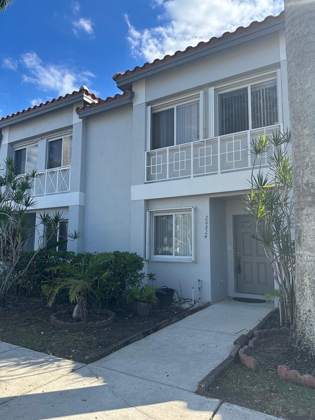 Foto principal - 20824 NW 3rd Ct