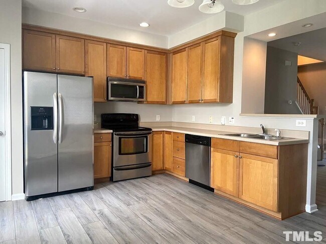 Foto del edificio - 3 Bedroom 3.5 Bath Townhome close to NCSU
