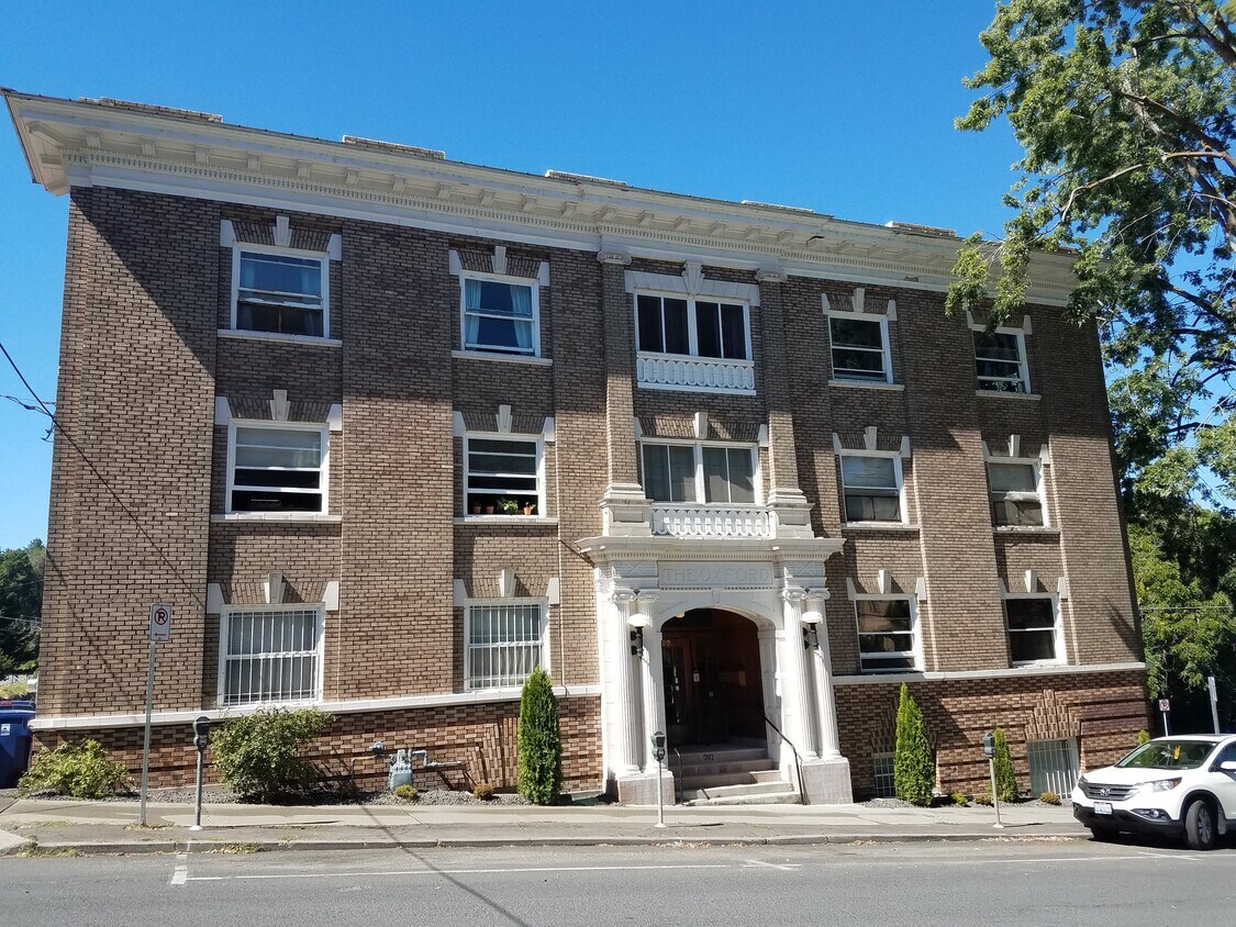 Primary Photo - 702 S Bernard St