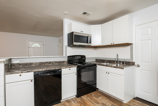 Building Photo - Wonderful 3 Bedroom in North Charleston!