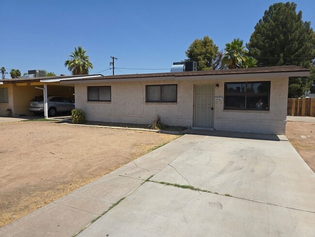 Beautiful 5 bedroom and 2 bath home in Pho... - Beautiful 5 bedroom and 2 bath home in Pho...
