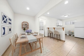 Building Photo - 221 Cabrillo St