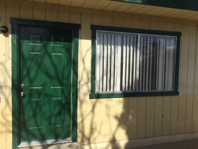 Building Photo - 2105 River Blvd