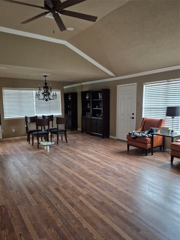 Foto del edificio - 1022 Manorglen Dr