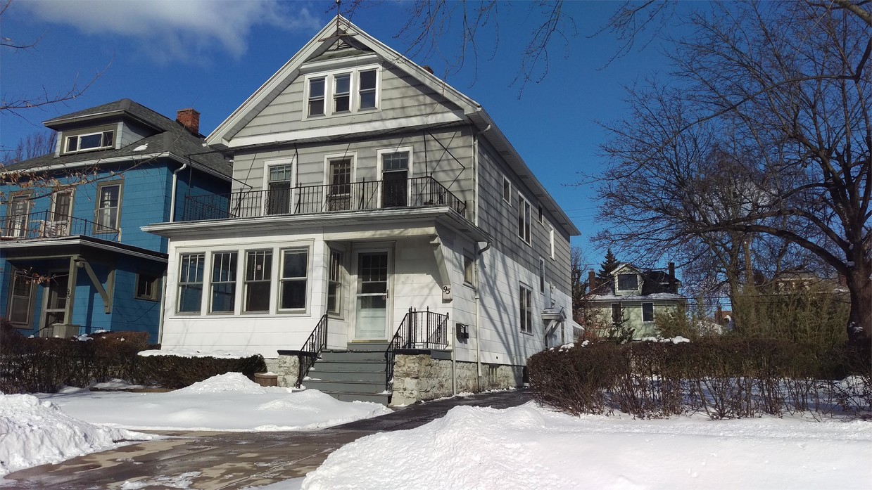 95 Montrose Ave Unit Lower, Buffalo, NY 14214 Room for Rent in