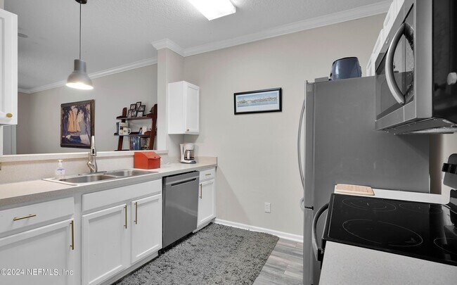 Building Photo - 863 Southern Creek Dr
