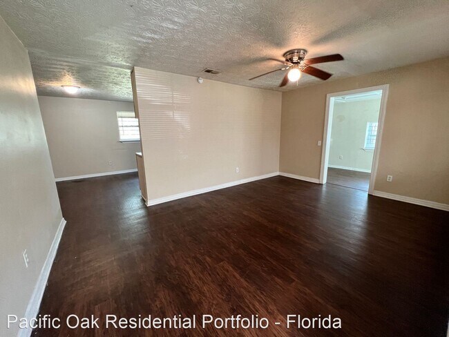 Building Photo - 3 br, 1.5 bath House - 3131 Placeda St