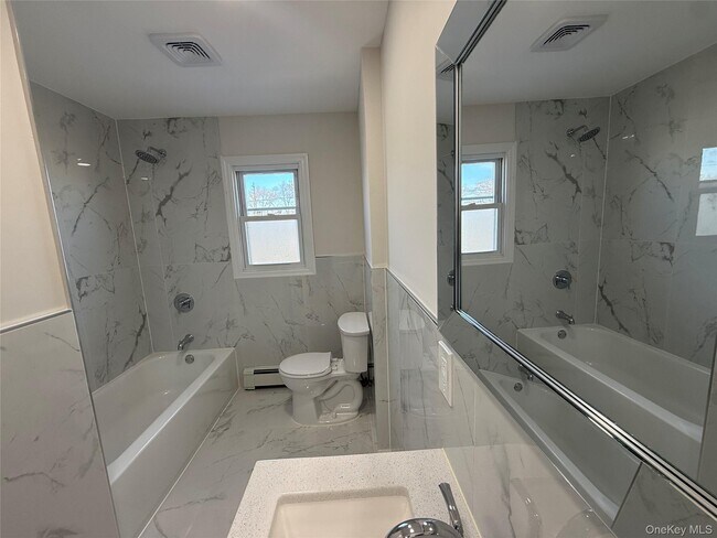 Building Photo - 123 Denton Ave