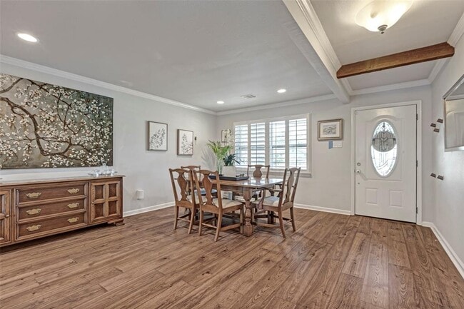 Building Photo - 5527 Ettrick Dr