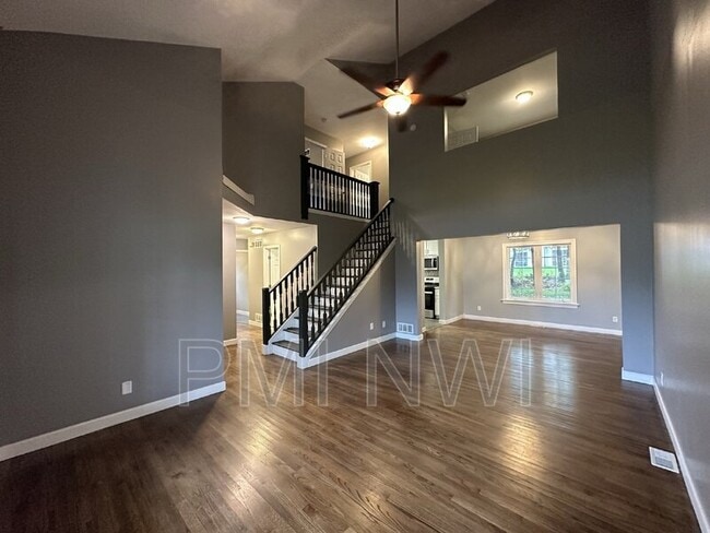 Building Photo - 305 Arbordale Dr