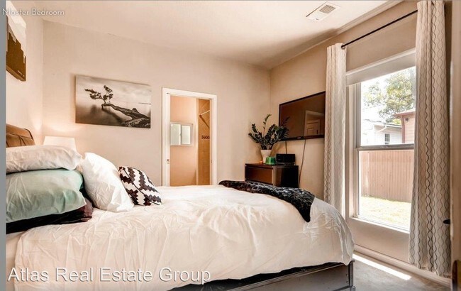 Foto del edificio - 4344 Chase St