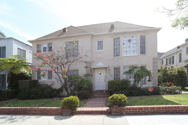 Building Photo - 152 S Elm Dr